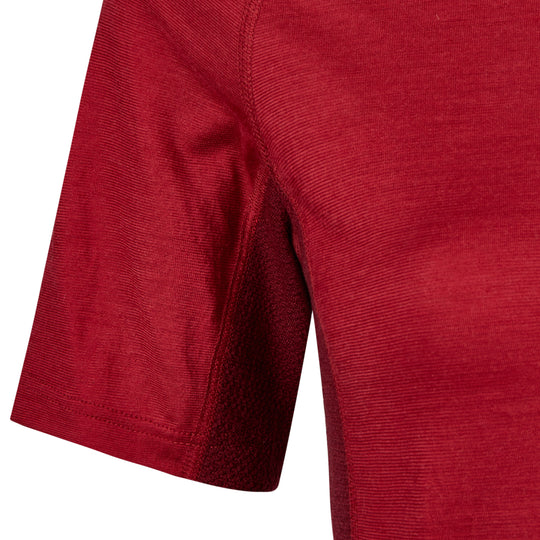 Der beste Woll-Baselayer fuer Damen aus biologischer Merinowolle auf dem Markt