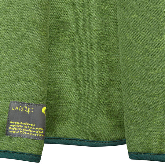 Bio und wendbare Strickjacke für Damen aus biologischer und regionaler und feinster deutscher Merinowolle
