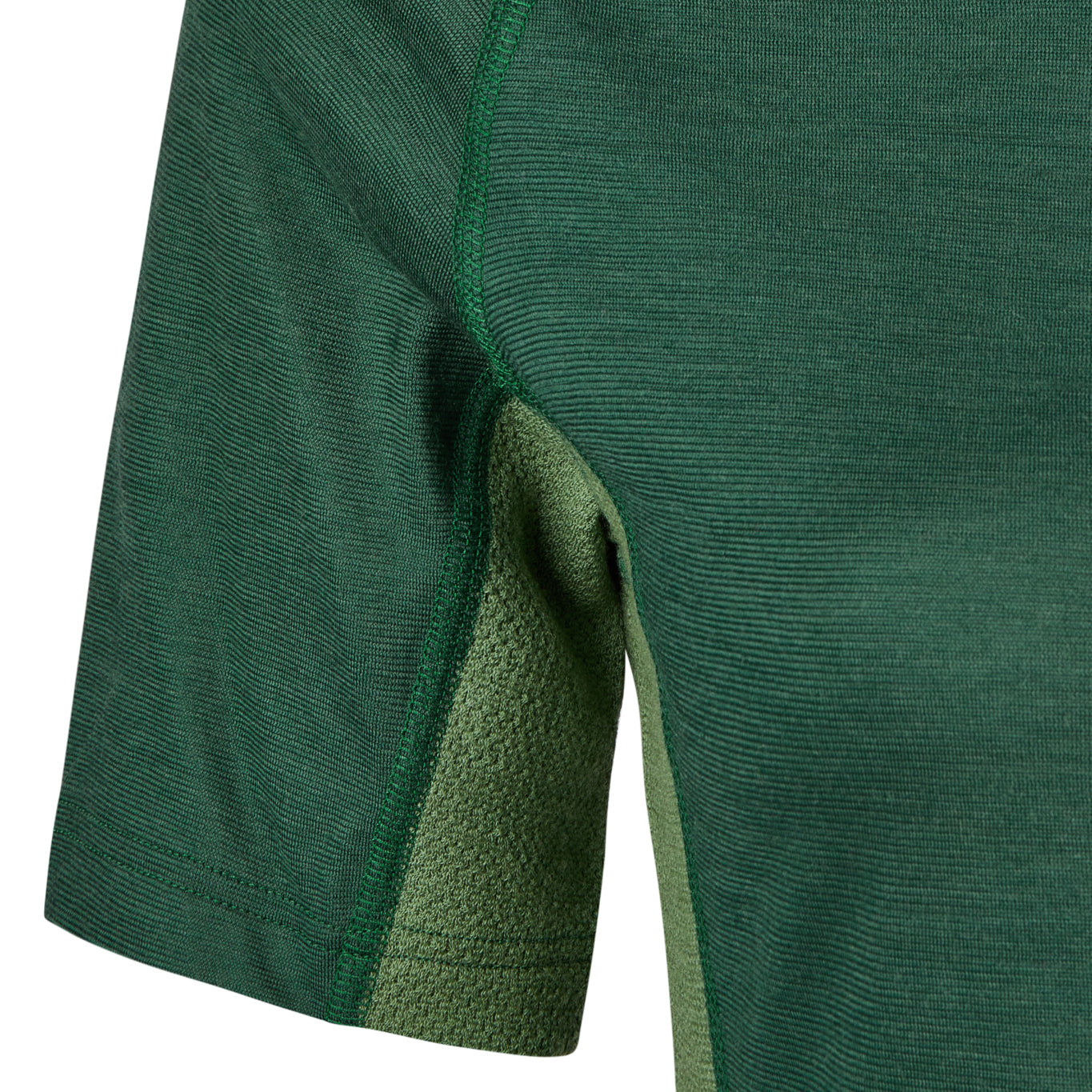 Der erste Sportshirt fuer Damen aus bio Merinowolle in Deutschland hergestellt